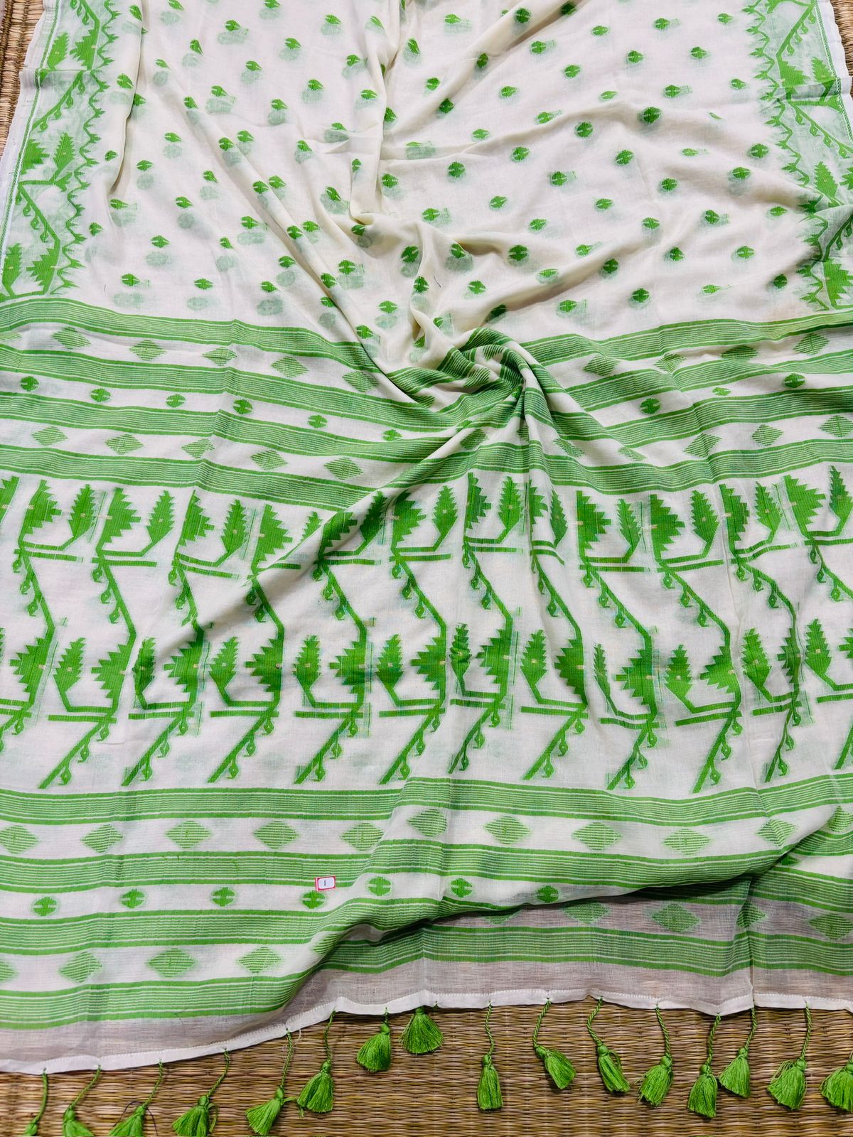 HOK4701 - Jaamdani - White & Green - House of Kateelam