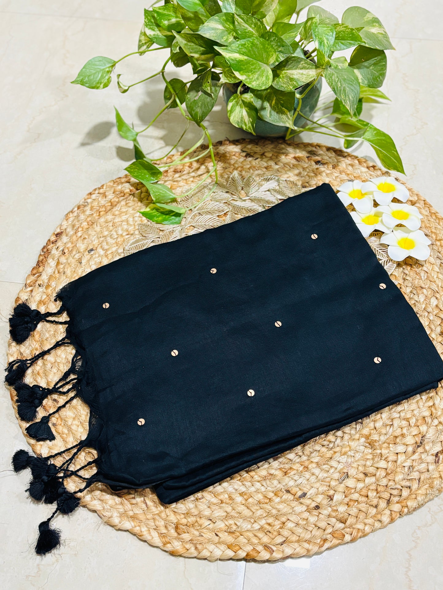 HOK1101- Chamkeela-Black