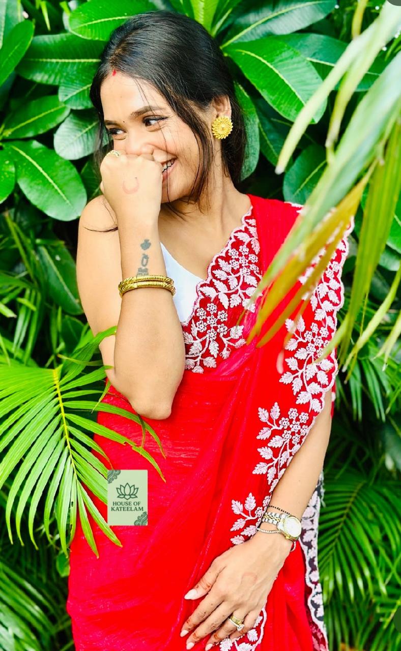 HOK4102- Manjari- Red with White