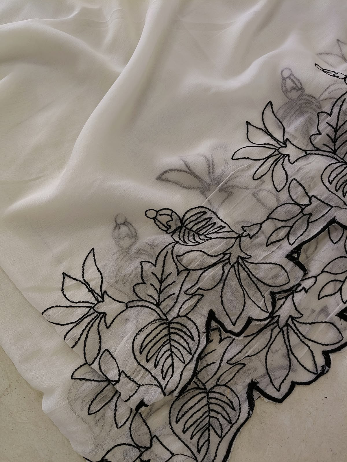 HOK122-01- Carol- White & Black - House of Kateelam