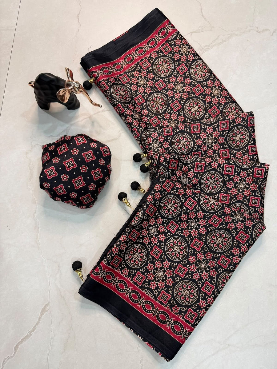 HOK138-02- Sobhita- Black