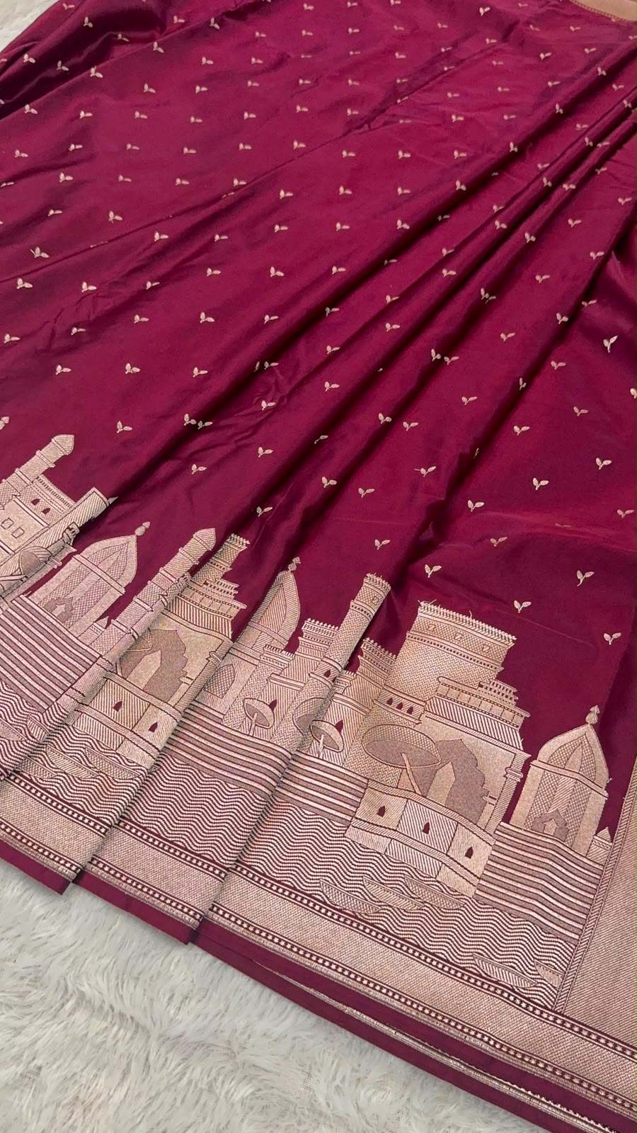 HOK139-01- Banaras Ghat- Maroon - House of Kateelam