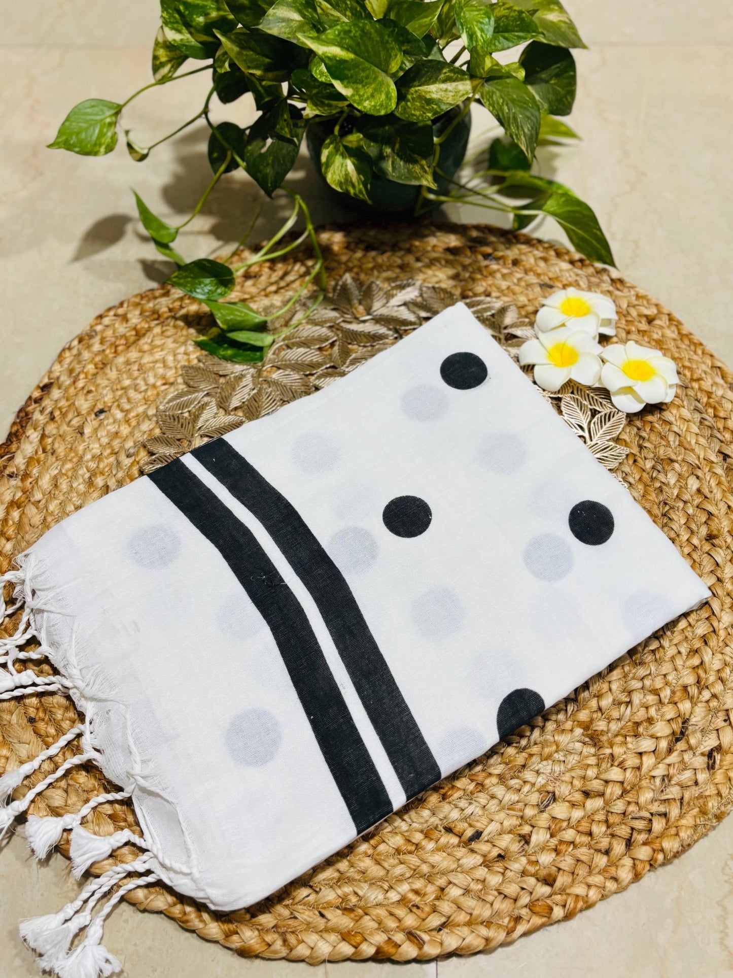 HOK1506 - Bindiya - Polka Mul - White - House of Kateelam
