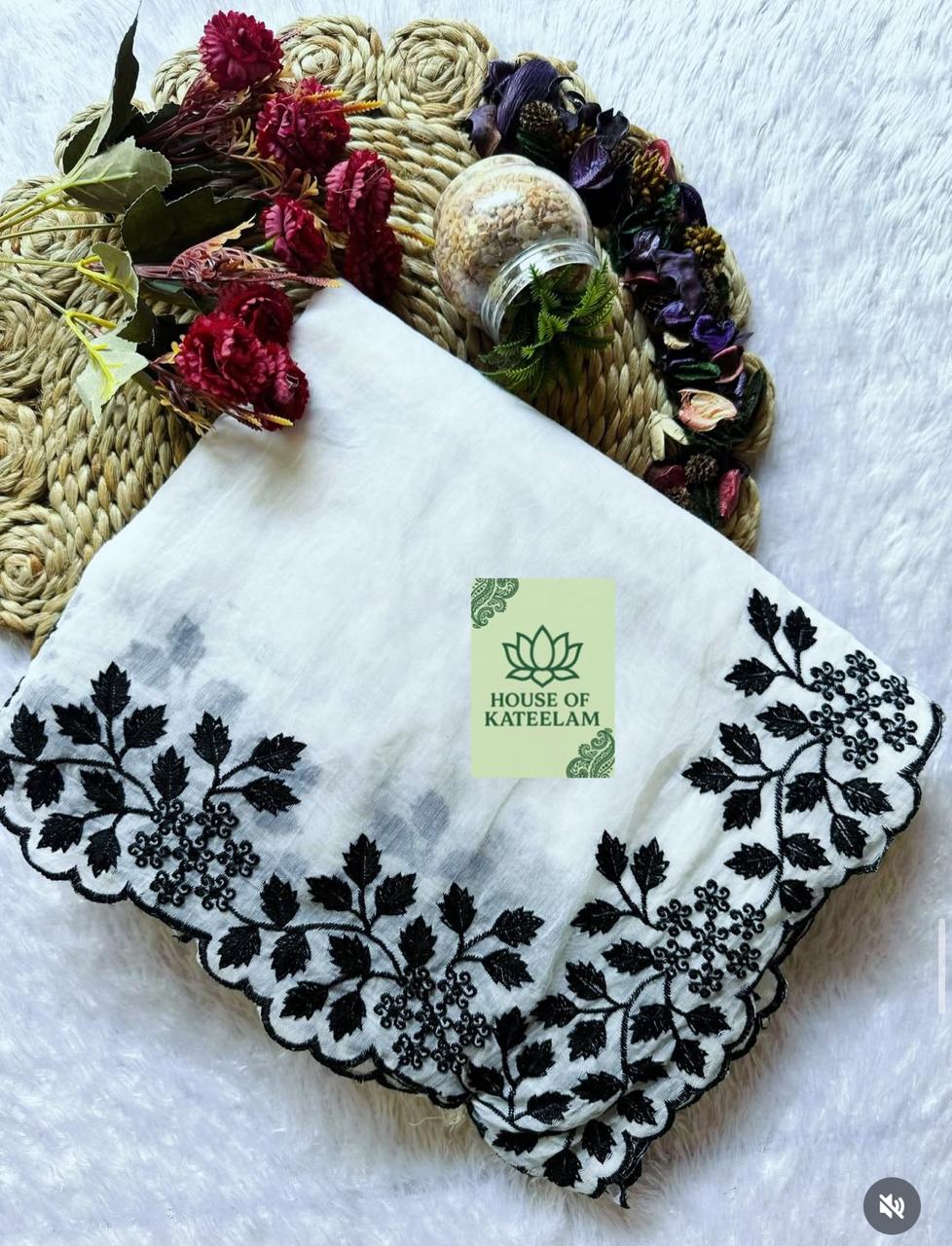 HOK4101 - Manjari - White & Black - House of Kateelam