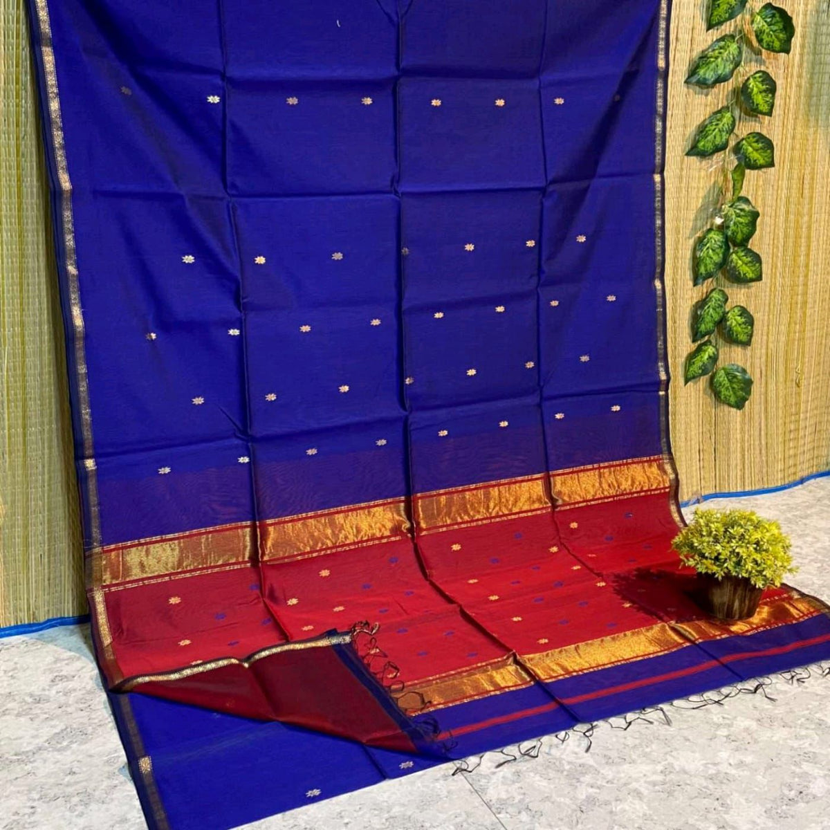 HOK4411- Maheshwari- Royal Blue with Red