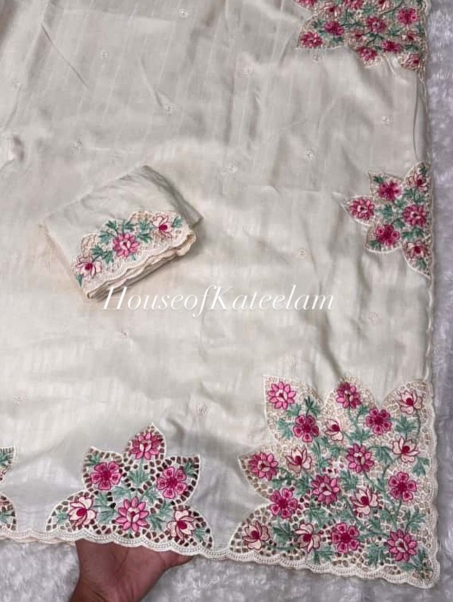 HOK9101 - Ishwari - White - House of Kateelam