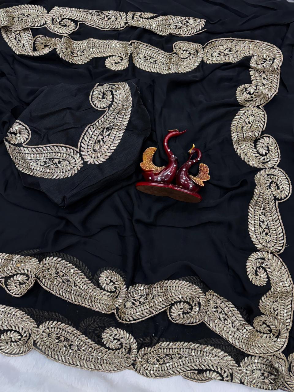 HOK9901 - Leena - Black & Gold - House of Kateelam