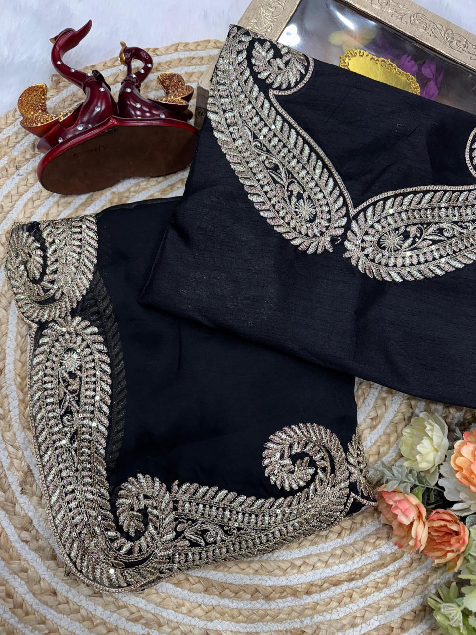 HOK9901 - Leena - Black & Gold - House of Kateelam